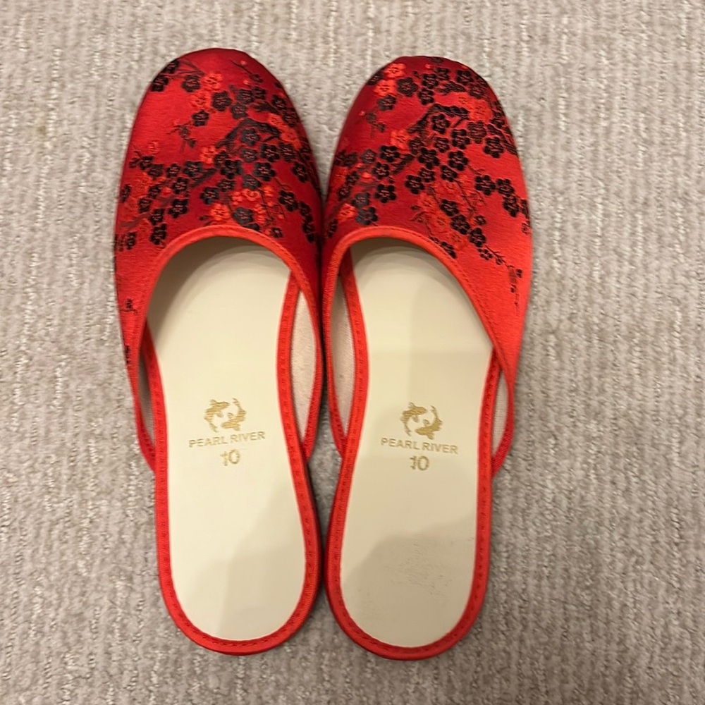 Plum Blossom Rayon Brocade Pearl River Slipper